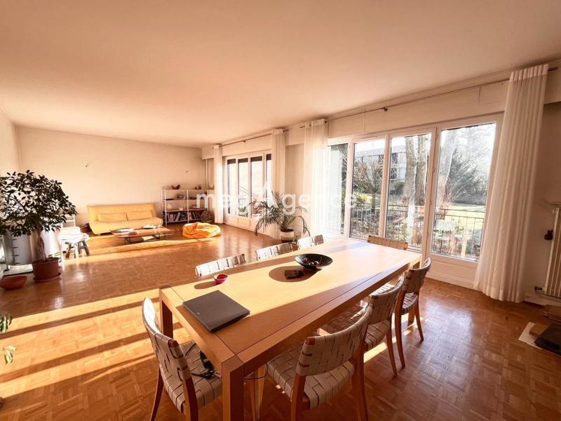 Appartement - 165 m² - 6 pièces