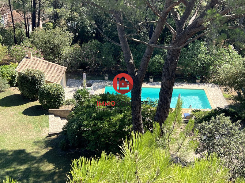 Villa - 265 m² - 8 pièces