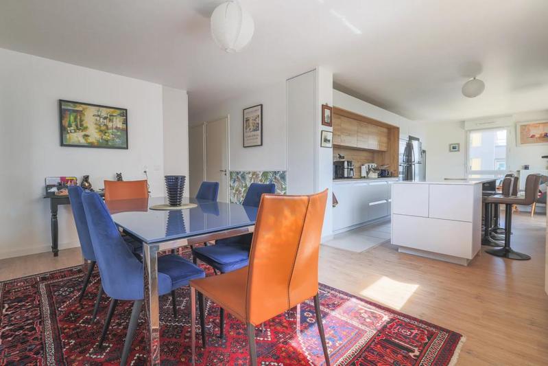 Appartement - 99 m² - 5 pièces