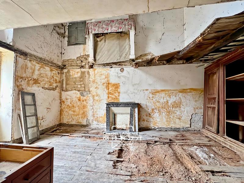 Maison - 250 m² - 6 pièces