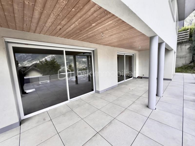 Maison - 177 m² - 6 pièces