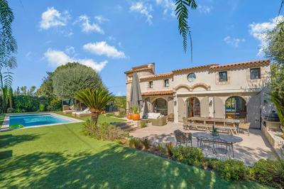 Villa - 265 m² - 6 pièces