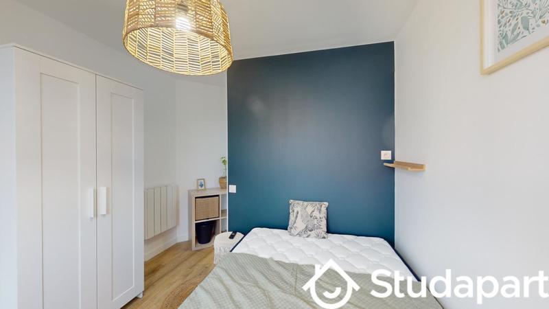 Chambre - 11 m² - 1 pièce