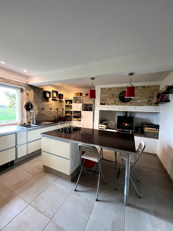 Propriété - 220 m² - 7 pièces