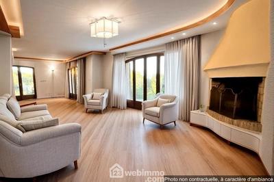 Villa - 259 m² - 7 pièces
