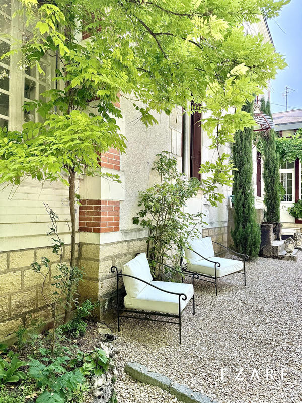 Maison - 211 m² - 9 pièces