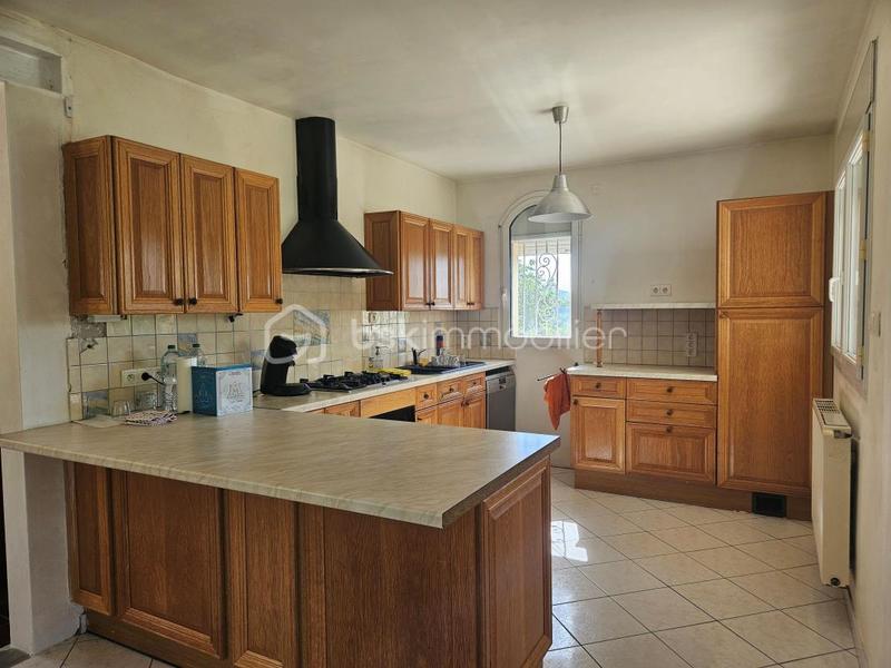 Maison traditionnelle - 184 m² - 6 pièces