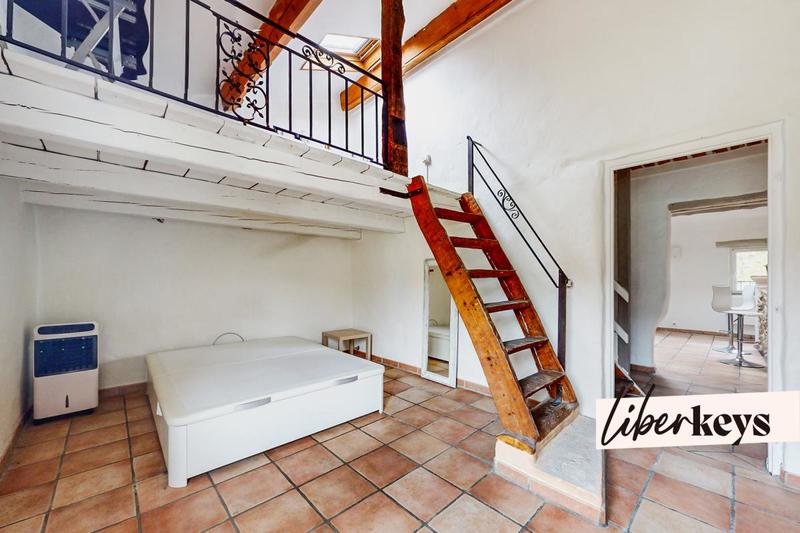 Appartement ancien - 63 m² - 4 pièces