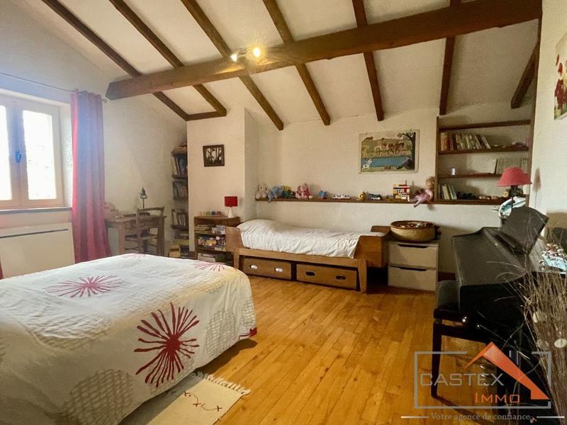 Maison en pierre - 223 m² - 7 pièces