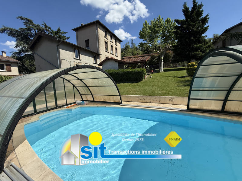 Maison - 198 m² - 7 pièces