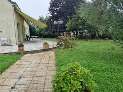 Maison - 202 m² - 6 pièces