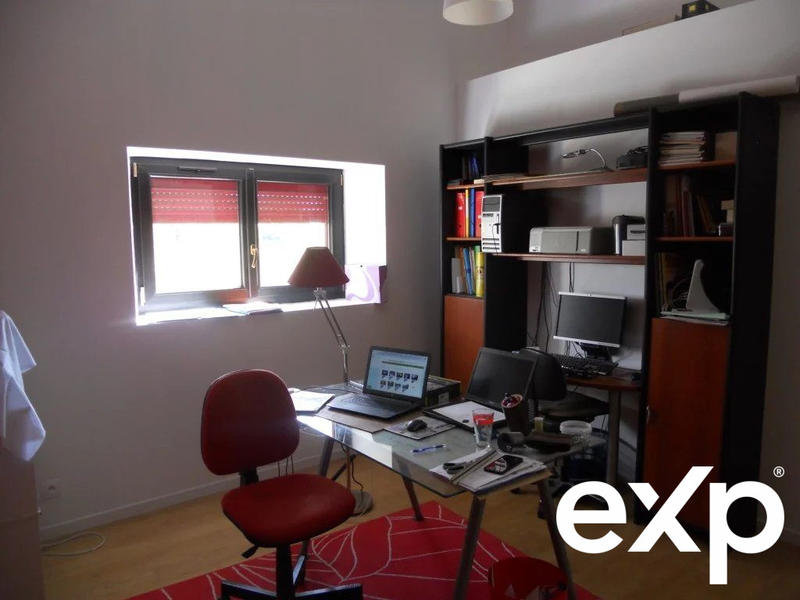 Maison traditionnelle - 219 m² - 9 pièces