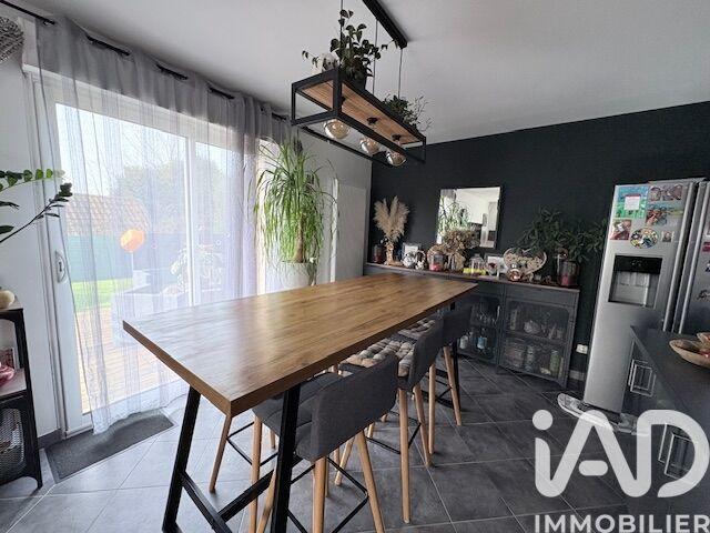 Maison - 93 m² - 4 pièces