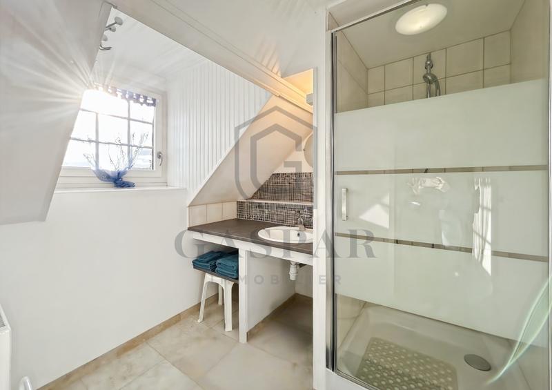 Maison - 453 m² - 17 pièces