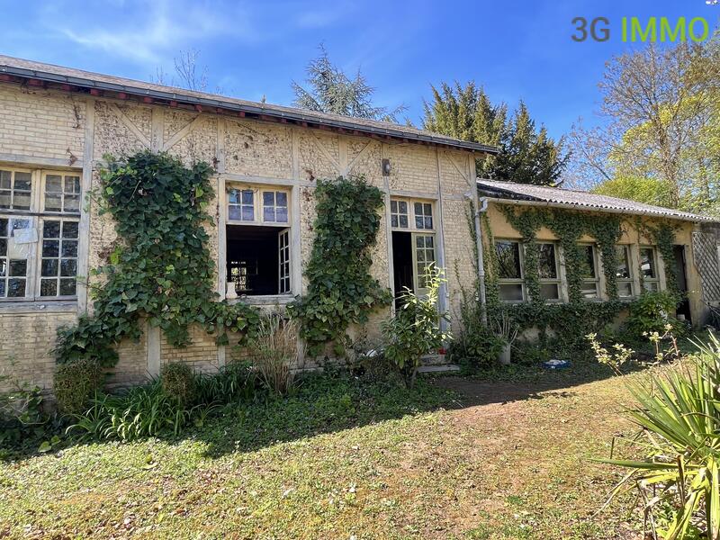 Propriété - 281 m² - 11 pièces