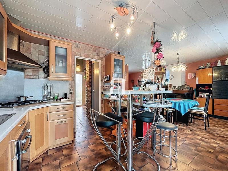 Maison - 98 m² - 4 pièces