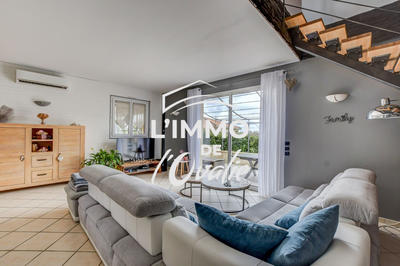 Maison - 210 m² - 6 pièces