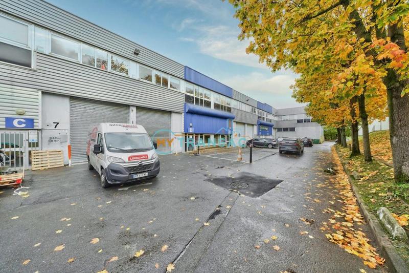 Local d'activités - 396 m²