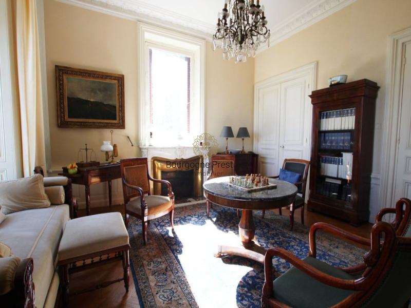 Maison de maîtres - 267 m² - 11 pièces