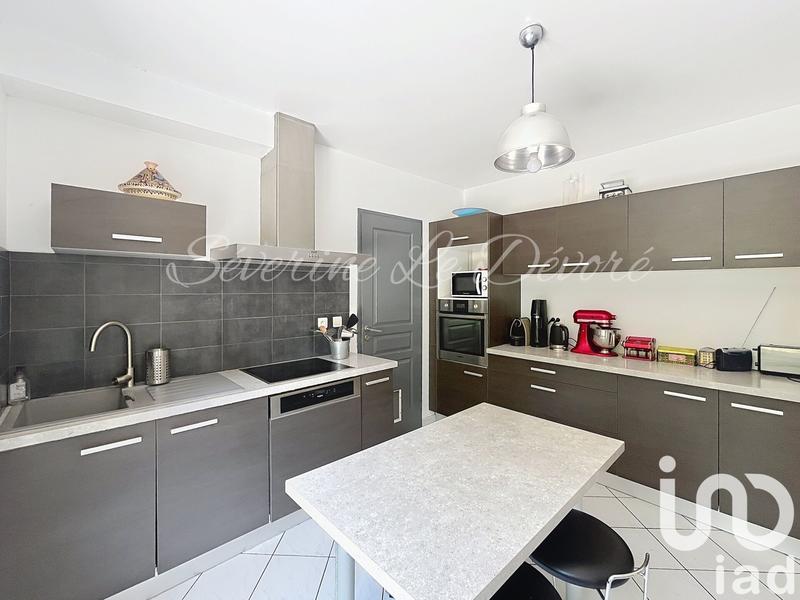 Maison - 181 m² - 8 pièces