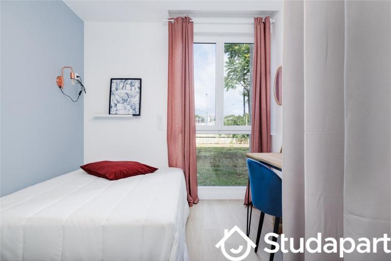 Chambre - 11 m² - 1 pièce