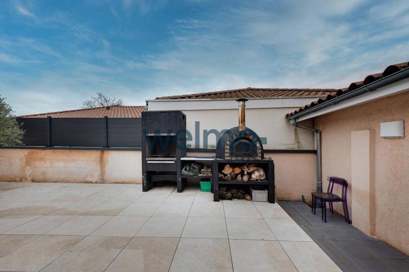 Maison - 300 m² - 14 pièces