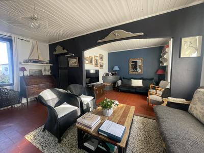 Maison - 166 m² - 8 pièces