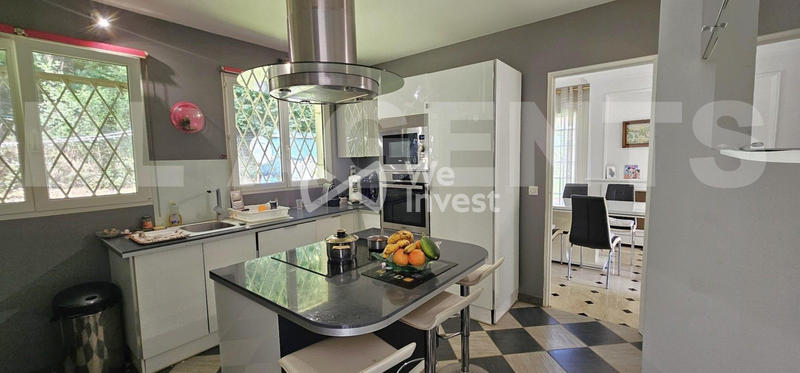 Maison - 140 m² - 6 pièces