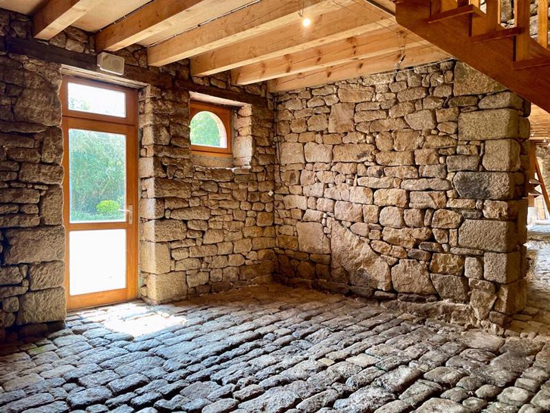 Propriété - 890 m² - 26 pièces