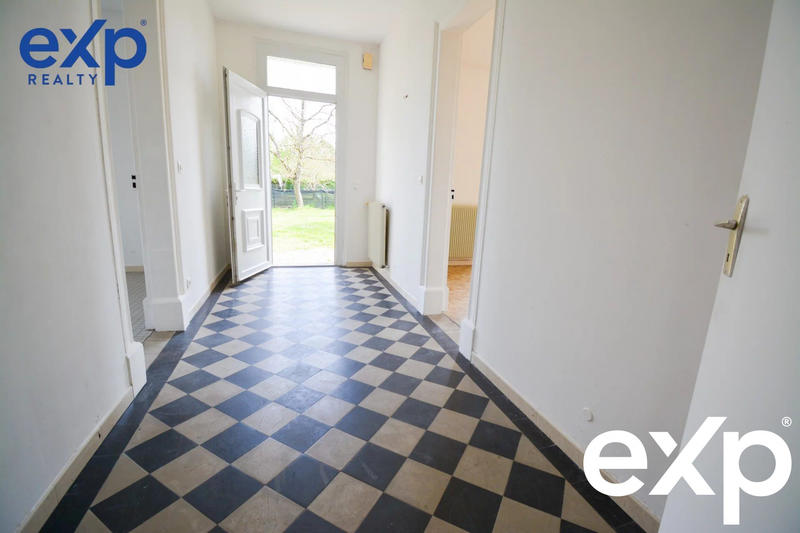 Maison traditionnelle - 215 m² - 6 pièces