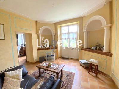 Maison - 143 m² - 7 pièces