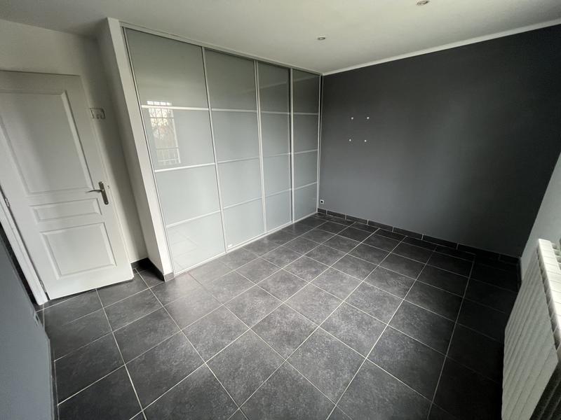 Villa - 216 m² - 9 pièces