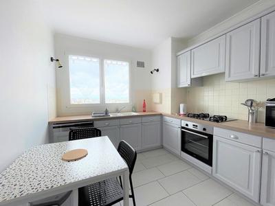 Appartement - 10 m² - 6 pièces