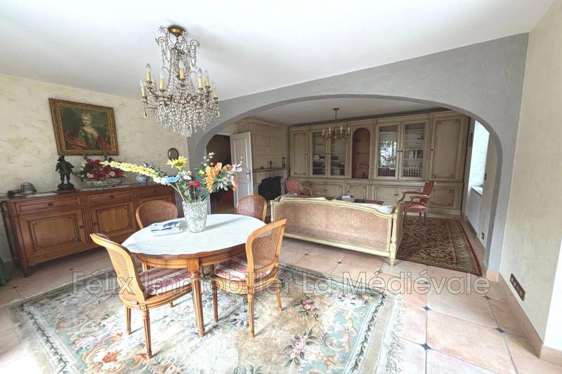 Maison - 200 m² - 9 pièces