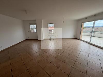 Appartement - 120 m² - 5 pièces