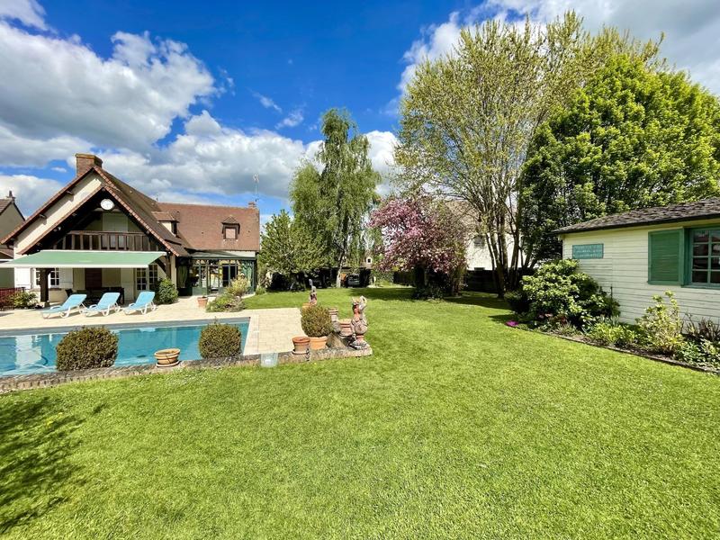 Maison - 213 m² - 7 pièces