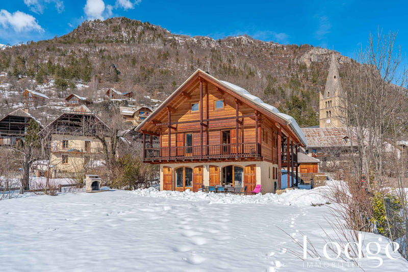 Maison - 175 m² - 8 pièces