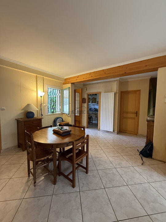 Maison - 111 m² - 7 pièces