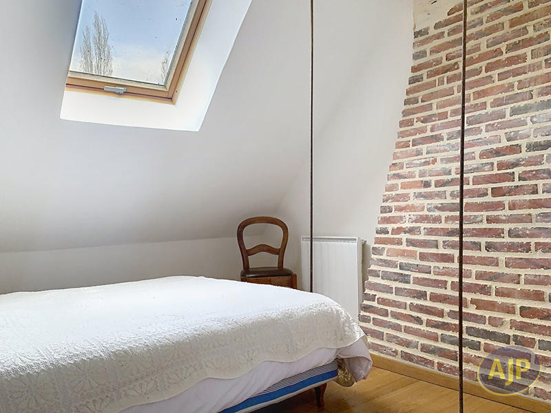 Maison - 230 m² - 6 pièces