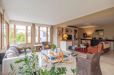 Maison - 162 m² - 6 pièces