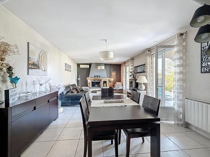 Maison - 230 m² - 5 pièces