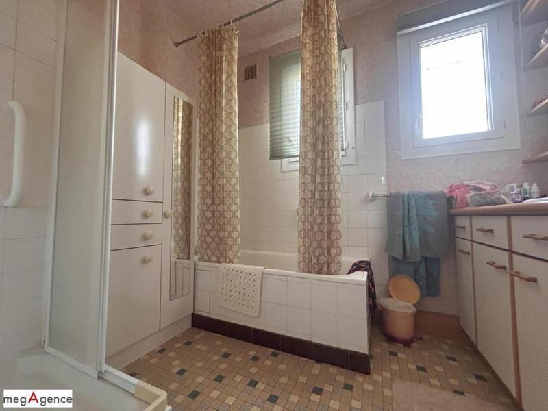 Maison traditionnelle - 102 m² - 5 pièces