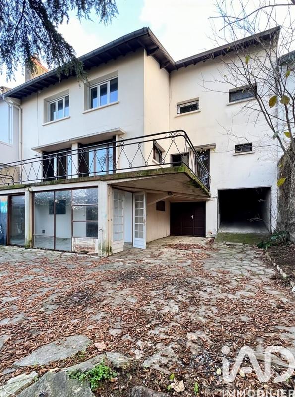 Maison - 171 m² - 7 pièces