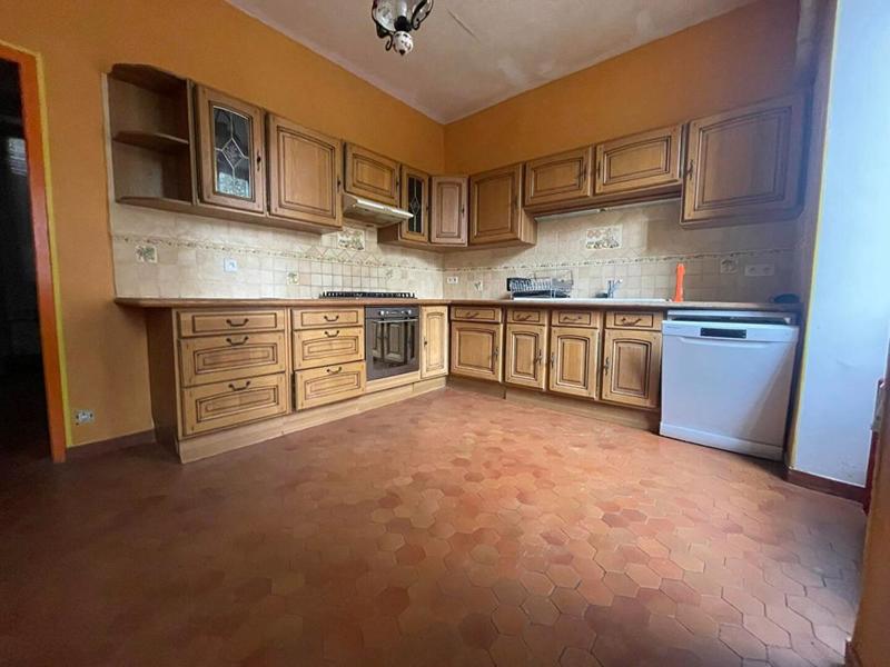 Maison - 230 m² - 10 pièces