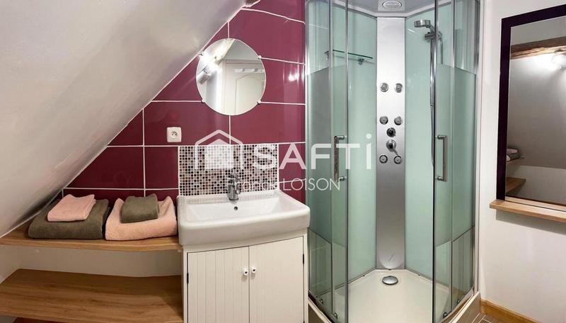 Maison - 225 m² - 8 pièces