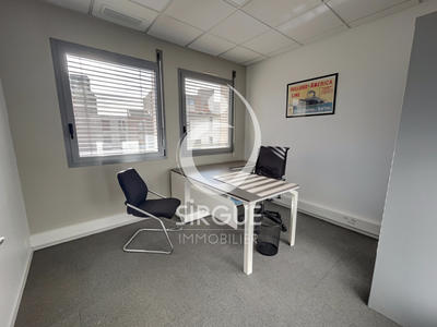Bureau - 148 m²