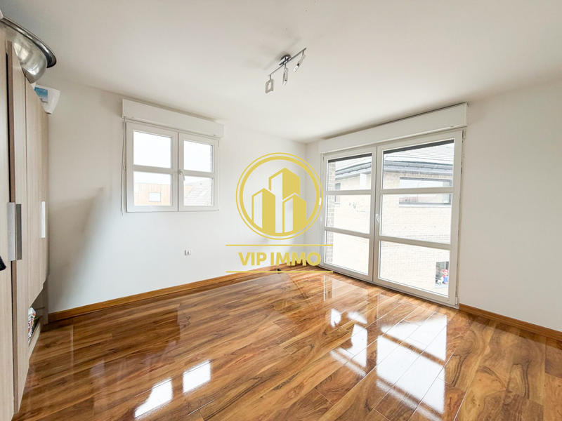 Maison - 220 m² - 10 pièces