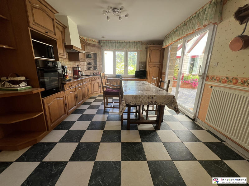 Maison - 257 m² - 10 pièces