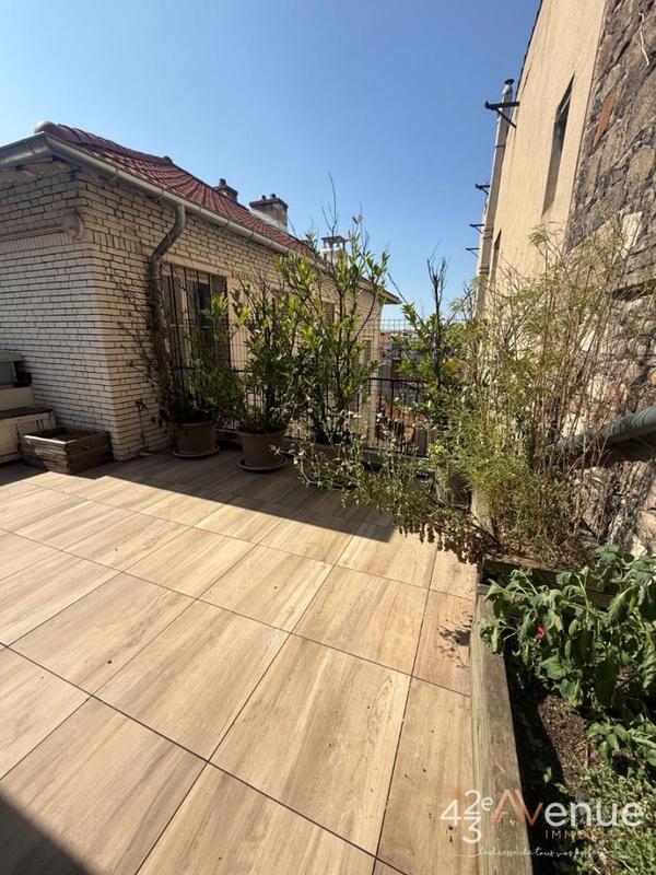 Appartement - 166 m² - 6 pièces