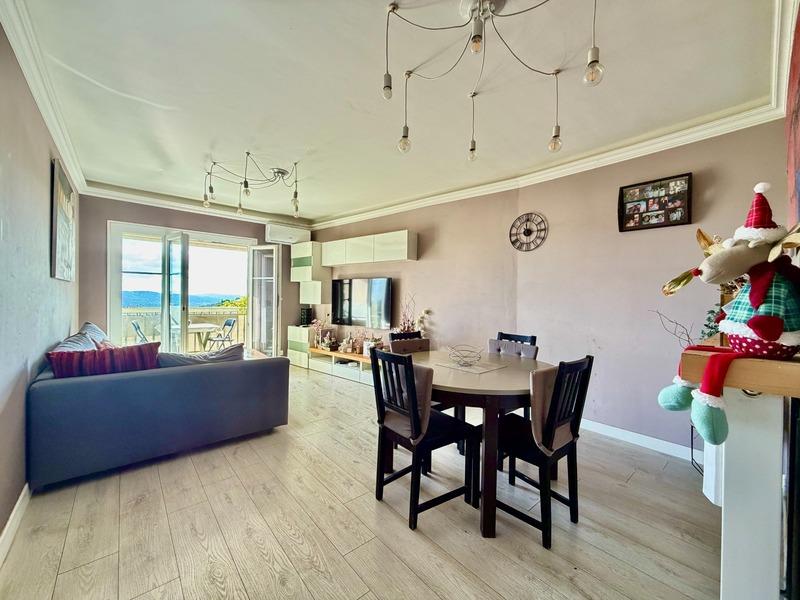 Appartement - 80 m² - 4 pièces